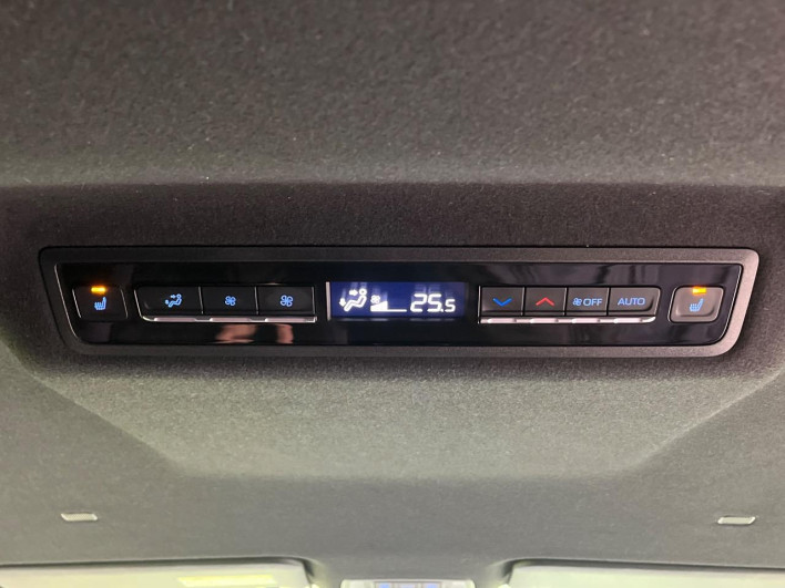 2023 Toyota Voxy 6AA-ZWR90W (UW-69ef59189e01c)[15]