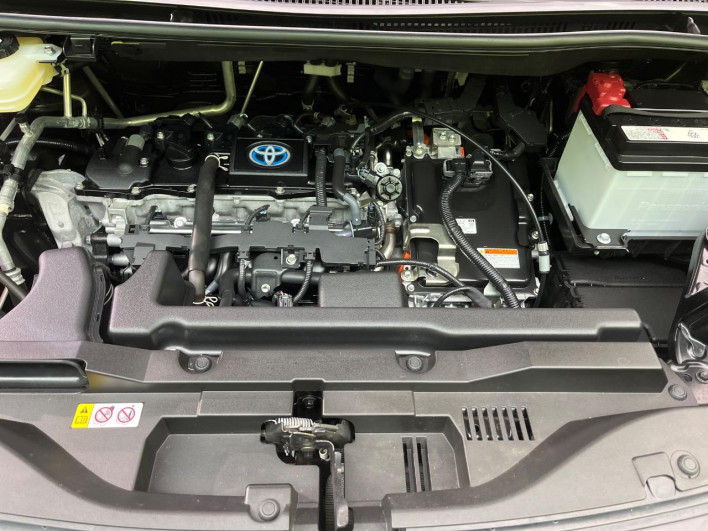 2023 Toyota Voxy 6AA-ZWR90W (UW-69ef59189e01c)[12]