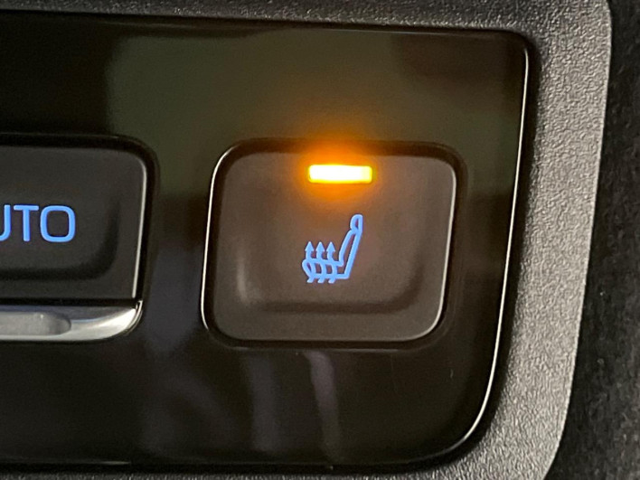 2023 Toyota Voxy 6AA-ZWR90W (UW-69ef59189e01c)[16]