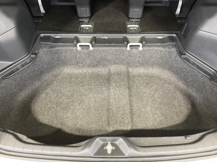 2023 Toyota Voxy 6AA-ZWR90W (UW-69ef59197bc4f)[2]