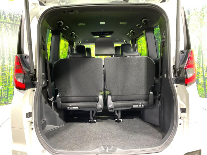 2023 Toyota Noah 6AA-ZWR90W (UW-69ef5919806c8)[18]