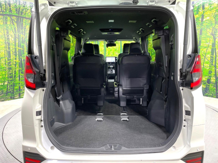 2023 Toyota Noah 6AA-ZWR90W (UW-69ef5919806c8)[15]