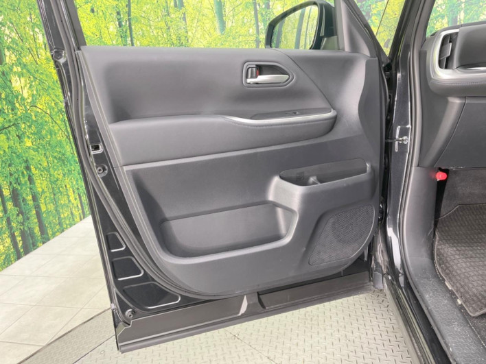 2024 Toyota Voxy 6AA-ZWR90W (UW-69ef591a8583d)[27]