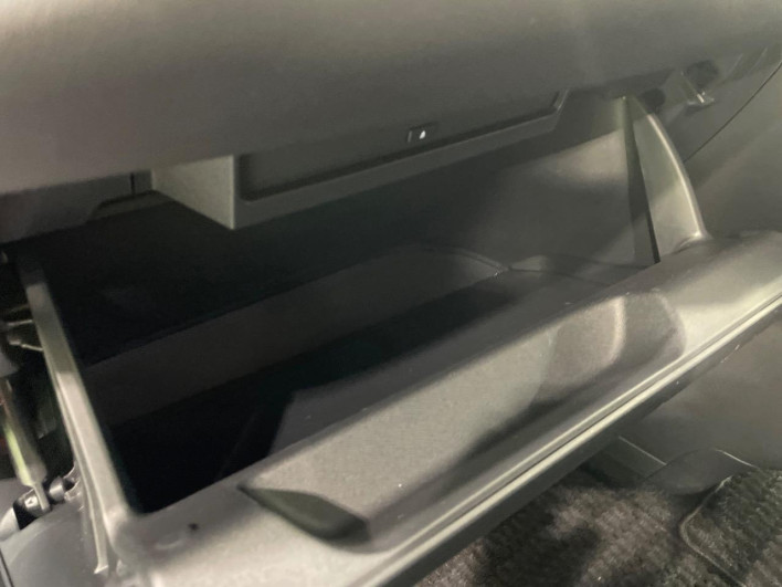 2025 Toyota Voxy 6AA-ZWR90W (UW-69ef591ac7424)[9]