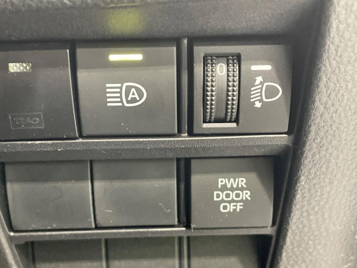 2025 Toyota Voxy 6AA-ZWR90W (UW-69ef591ac7424)[23]