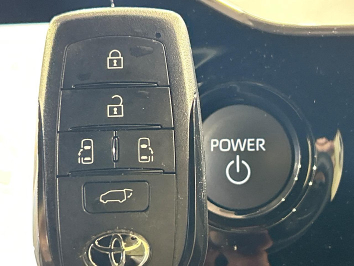 2025 Toyota Noah 6AA-ZWR90W (UW-69ef591b606e5)[5]