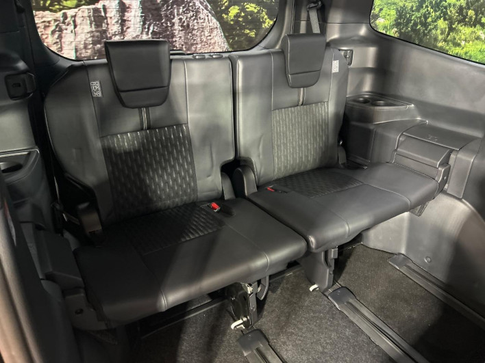 2025 Toyota Noah 6AA-ZWR90W (UW-69ef591b606e5)[25]