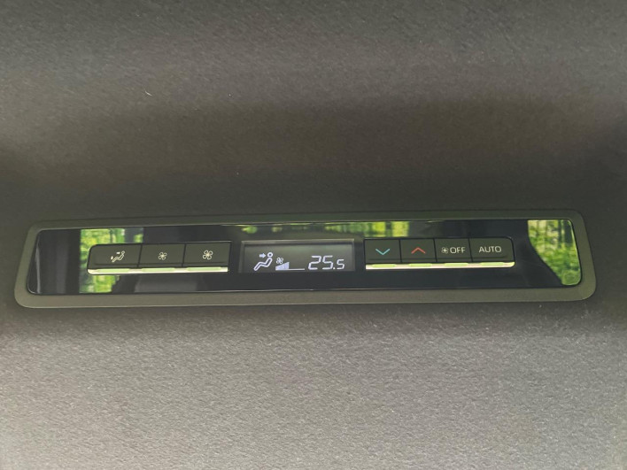 2025 Toyota Voxy 6AA-ZWR90W (UW-69ef591c11608)[29]