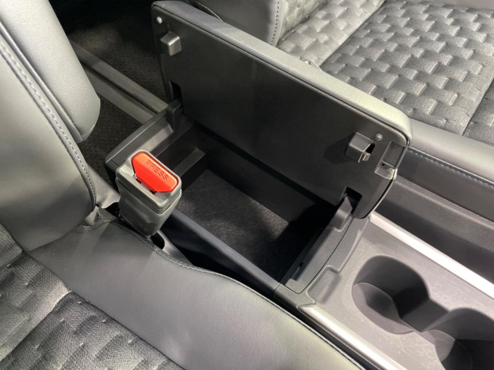 2025 Toyota Voxy 6AA-ZWR90W (UW-69ef591c11608)[22]