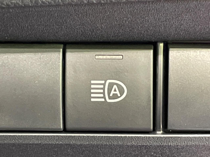 2025 Toyota Voxy 6AA-ZWR90W (UW-69ef591c11608)[15]