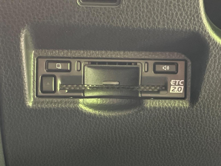 2025 Toyota Voxy 6AA-ZWR90W (UW-69ef591c11608)[17]