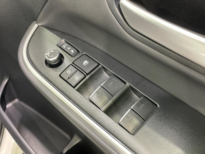 2025 Toyota Voxy 6AA-ZWR90W (UW-69ef591c11608)[13]