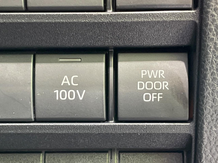 2025 Toyota Voxy 6AA-ZWR90W (UW-69ef591c8f625)[16]