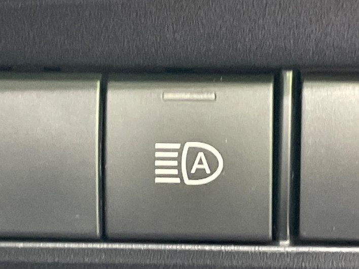 2025 Toyota Voxy 6AA-ZWR90W (UW-69ef591c8f625)[15]