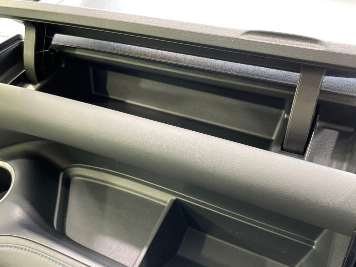 2025 Toyota Voxy 6AA-ZWR90W (UW-69ef591c8f625)[27]