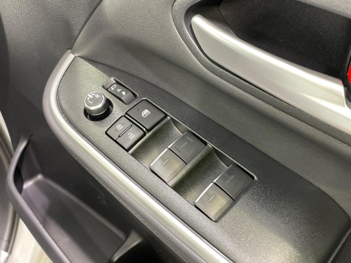 2025 Toyota Voxy 6AA-ZWR90W (UW-69ef591c8f625)[13]