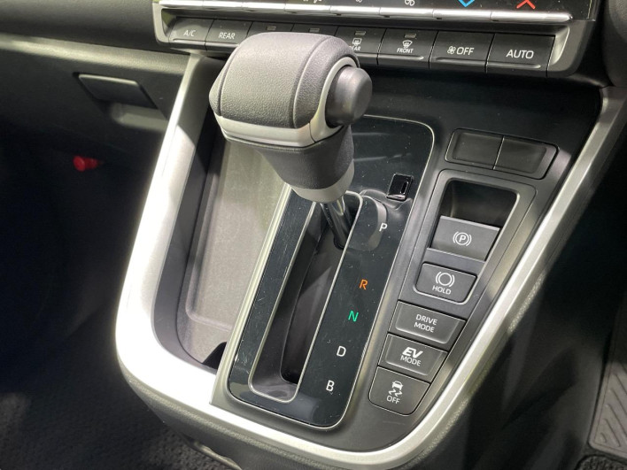 2025 Toyota Voxy 6AA-ZWR90W (UW-69ef591c8f625)[21]