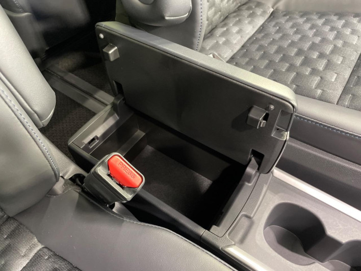 2025 Toyota Voxy 6AA-ZWR90W (UW-69ef591c8f625)[23]