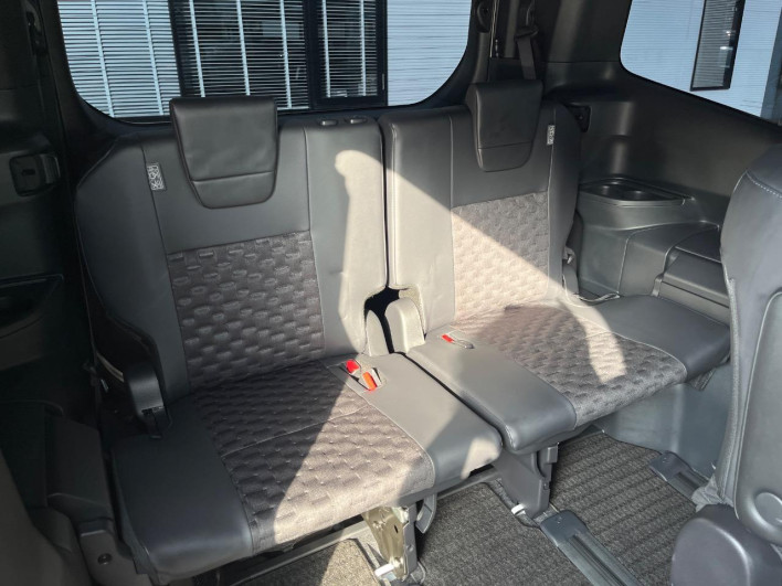 2024 Toyota Voxy 6AA-ZWR90W (UW-69ef591dc47d2)[18]