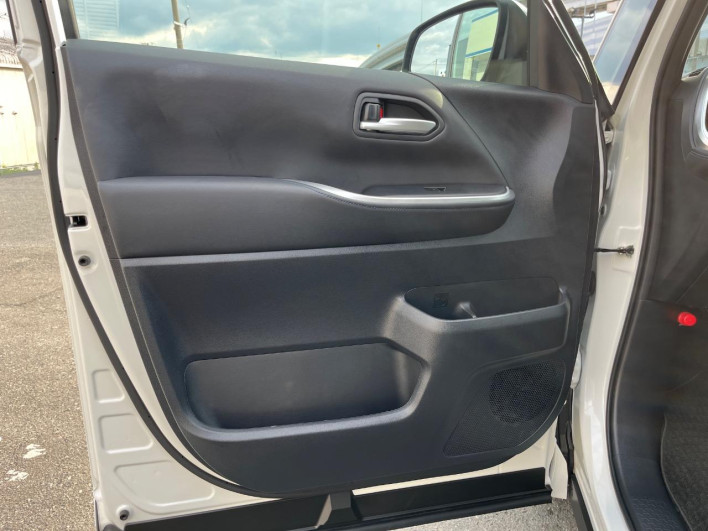 2024 Toyota Voxy 6AA-ZWR90W (UW-69ef591dc47d2)[21]