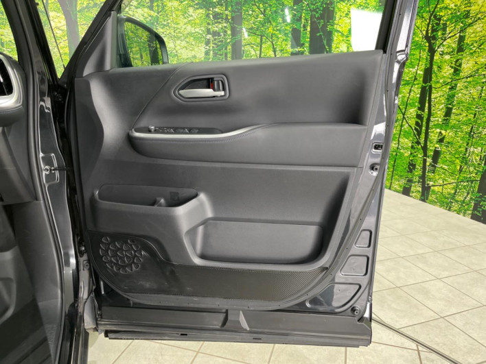 2023 Toyota Voxy 6AA-ZWR95W (UW-69ef591e3e816)[21]