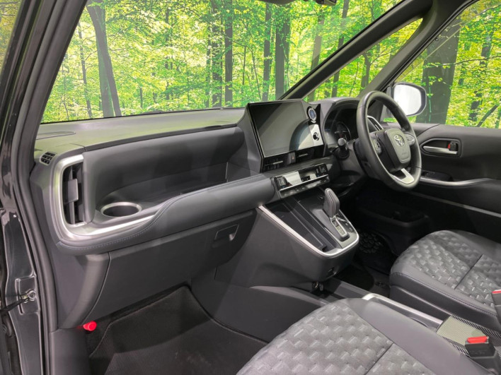 2023 Toyota Voxy 6AA-ZWR95W (UW-69ef591e3e816)[20]