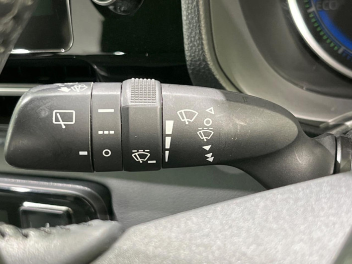 2023 Toyota Voxy 6AA-ZWR95W (UW-69ef591e3e816)[27]