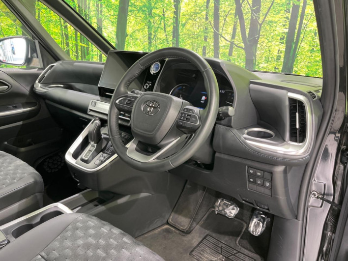 2023 Toyota Voxy 6AA-ZWR95W (UW-69ef591e3e816)[18]