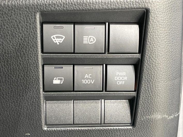 2023 Toyota Voxy 6AA-ZWR95W (UW-69ef591e3e816)[23]