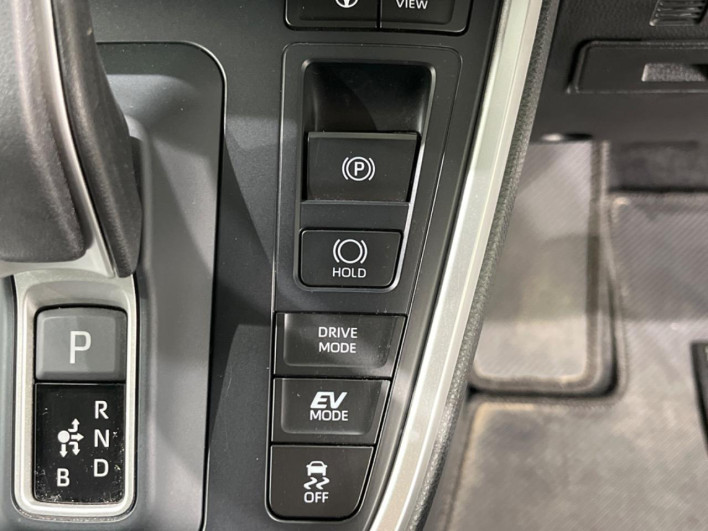 2023 Toyota Voxy 6AA-ZWR95W (UW-69ef591e3e816)[29]