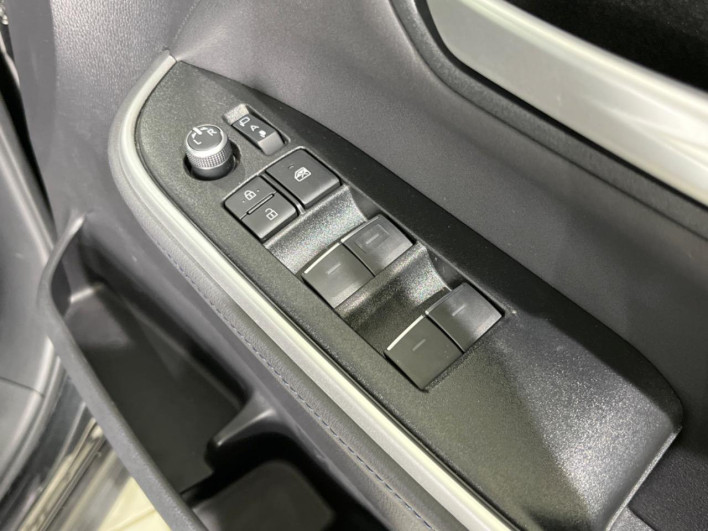 2023 Toyota Voxy 6AA-ZWR95W (UW-69ef591e3e816)[22]