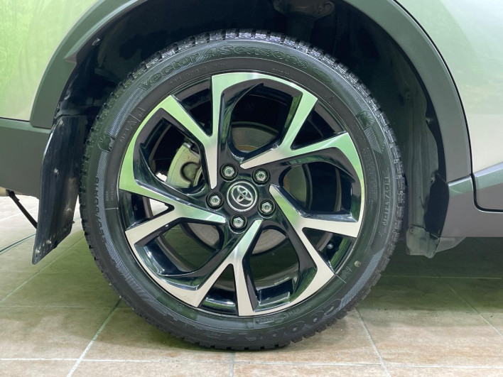 2017 Toyota C-HR DAA-ZYX10 (UW-69ef591e7465c)[7]