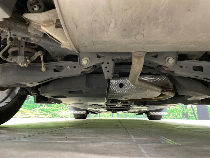 2017 Toyota C-HR DAA-ZYX10 (UW-69ef591e7465c)[21]