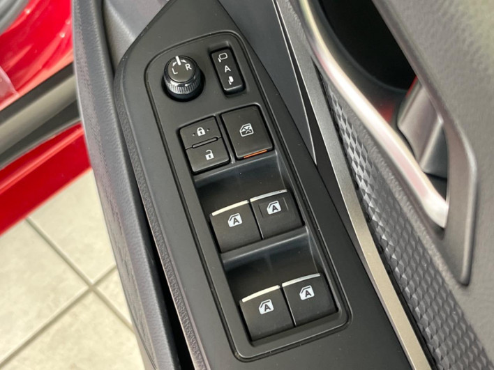 2017 Toyota C-HR DAA-ZYX10 (UW-69ef591eded8f)[26]