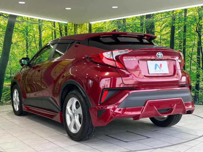 2017 Toyota C-HR DAA-ZYX10 (UW-69ef591eded8f)[13]