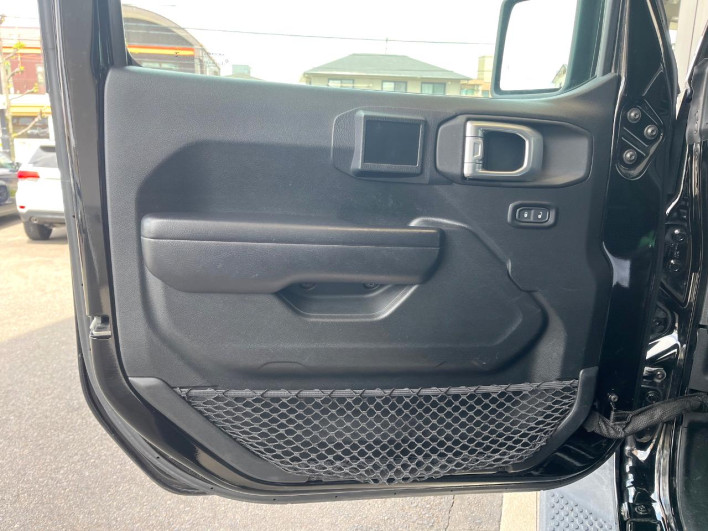 2020 Chrysler Jeep Wrangler Unlimited ABA-JL36L (UW-69f020e63cf56)[18]