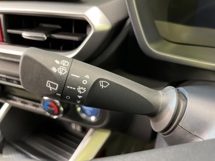 2022 Toyota Raize 5AA-A202A (UW-69f020eeaa41f)[12]