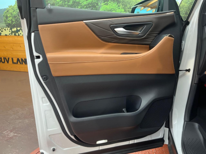 2024 Toyota Vellfire Hybrid 6AA-AAHH40W (UW-69f020f258a24)[4]