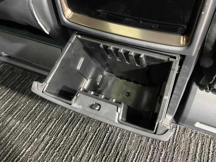 2024 Toyota Alphard Hybrid 6AA-AAHH45W (UW-69f020f303f59)[21]