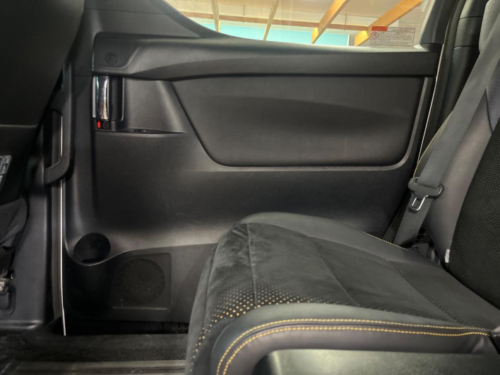 2017 Toyota Vellfire DBA-AGH30W (UW-69f020f5e5716)[5]