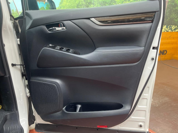 2017 Toyota Vellfire DBA-AGH30W (UW-69f020f5e5716)[18]