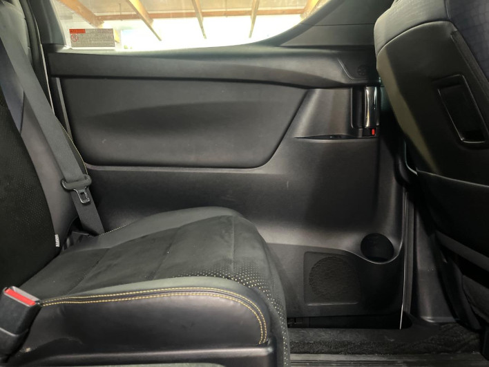 2017 Toyota Vellfire DBA-AGH30W (UW-69f020f5e5716)[19]