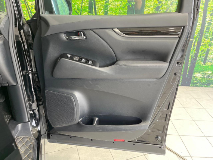 2017 Toyota Vellfire DBA-AGH30W (UW-69f020f5ec43d)[28]