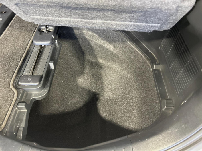 2019 Toyota Alphard DBA-AGH30W (UW-69f020f696c1a)[27]