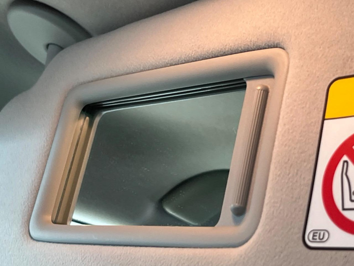 2020 Toyota Alphard 3BA-AGH30W (UW-69f020f873a12)[14]