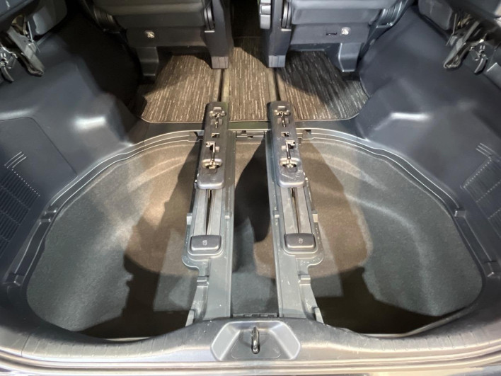 2020 Toyota Alphard 3BA-AGH30W (UW-69f020f8c0b36)[24]