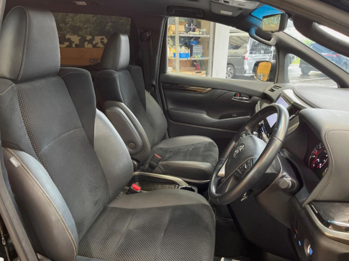 2021 Toyota Alphard 3BA-AGH30W (UW-69f020fa39c2e)[25]