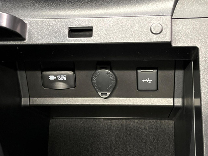 2022 Toyota Alphard 3BA-AGH30W (UW-69f020fbcd71f)[20]