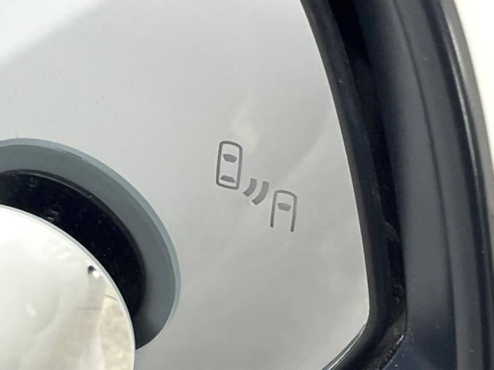 2022 Toyota Alphard 3BA-AGH30W (UW-69f020fbcd71f)[15]