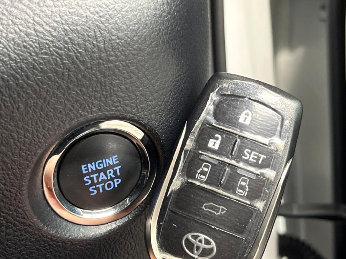 2022 Toyota Alphard 3BA-AGH30W (UW-69f020fbcd71f)[12]